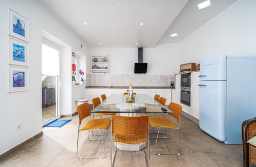 Portimao City Centre House | Holiday Home 'Casa Largo Da Mó' with Private Terrace, Wi-Fi and Air Conditioning