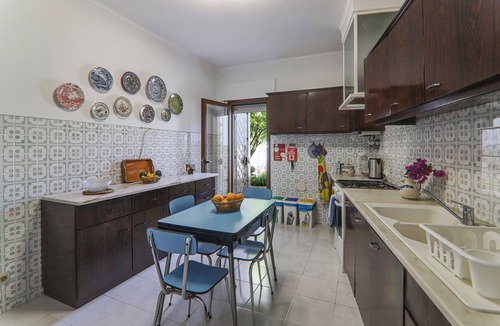 Tavira Apartment | Holiday Home “Casa Tangerina” with Garden & A/C