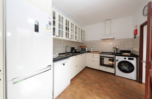 Tavira House | Holiday Home 'Casa Tradicional Algarvia' with Private Terrace, Wi-Fi and Air Conditioning