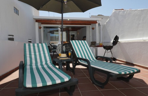 Tavira House | Holiday Home 'Casa Tradicional Algarvia' with Private Terrace, Wi-Fi and Air Conditioning