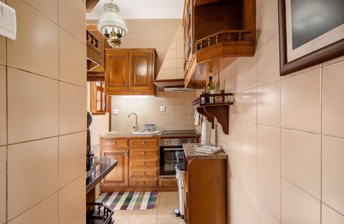 Lordelo do Ouro e Massarelos House | Holiday Home 'Dellarose Silver' with Private Terrace, Wi-Fi and Air Conditioning