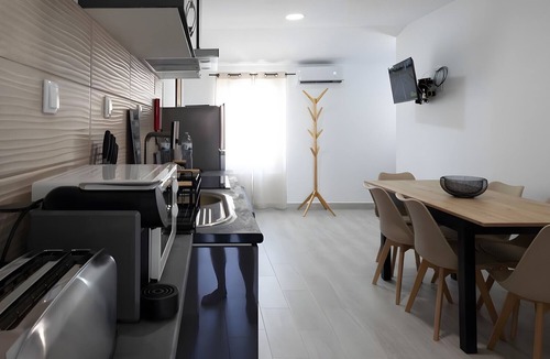 Elvas House | Holiday Home 'Dos Avós' with Private Pool, Wi-Fi and Air Conditioning