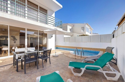 Porto de Mos House | Holiday Home 'Lagos Beach Pool Villa' with Private Pool, Wi-Fi and Air Conditioning