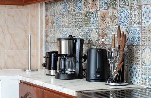 Olhao House | Holiday Home 'Linda' with Private Terrace, Wi-Fi and Air Conditioning