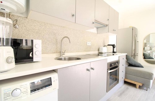 Junqueira House | Holiday Home 'Little Paradise' with Shared Terrace, Wi-Fi and Air Conditioning