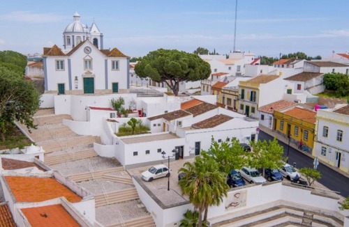 Junqueira House | Holiday Home 'Little Paradise' with Shared Terrace, Wi-Fi and Air Conditioning