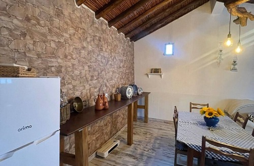 Alcoutim House | Holiday Home 'Paraíso dos Avós' with Mountain View, Terrace and Wi-Fi