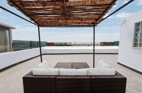 Costa de Caparica House | Holiday Home 'Atlantic Garden Caparica' with Sea View, Private Terrace and Wi-Fi
