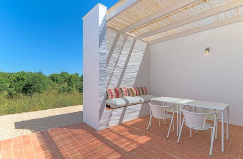 Baiona House | Holiday Home 'Casa 2' with Private Pool, Wi-Fi and Air Conditioning