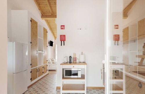 Baiona House | Holiday Home 'Casa Do Camarada' with Mountain View, Shared Terrace and Wi-Fi