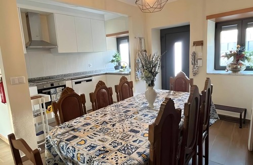 Lavradas House | Holiday Home 'Quinta De Fonte Coberta' with Mountain View, Wi-Fi and Air Conditioning