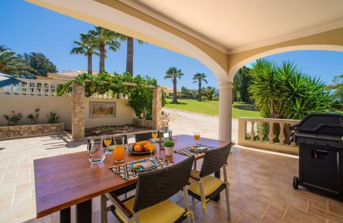 Sargacal House | Holiday Home Quinta do Mosaico by Interhome
