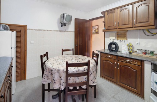 Livramento House | Holiday Home 'Silvia's House' with Private Terrace, Private Garden and Wi-Fi