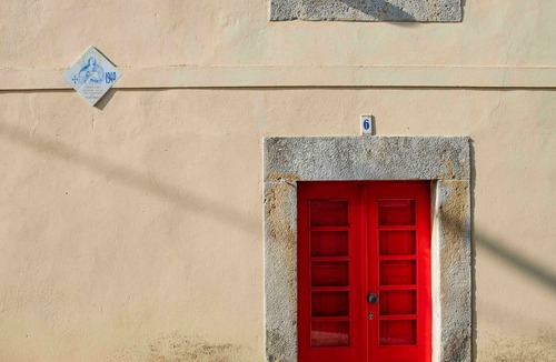 Lourinha House | Holiday Home 'Suites 1845' with Private Terrace, Private Garden and Wi-Fi