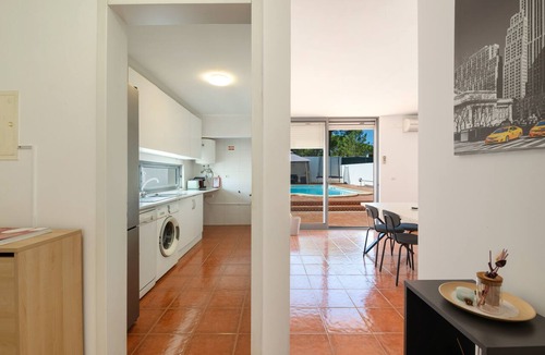 Alcacer do Sal House | Holiday Home 'The White Villa' with Private Pool, Wi-Fi and Air Conditioning