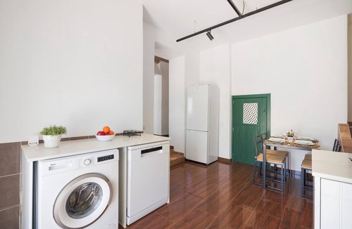 Olhao House | Holiday Home 'Vila Salero 1' with Shared Pool, Wi-Fi and Air Conditioning