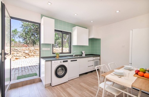 Olhao House | Holiday Home 'Vila Salero 7' with Shared Pool, Wi-Fi and Air Conditioning