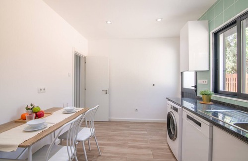 Olhao House | Holiday Home 'Vila Salero 7' with Shared Pool, Wi-Fi and Air Conditioning