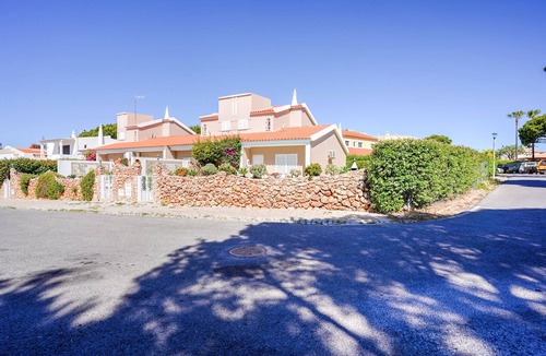 Quarteira House | Holiday Home Vilamoura with Pool near Beach