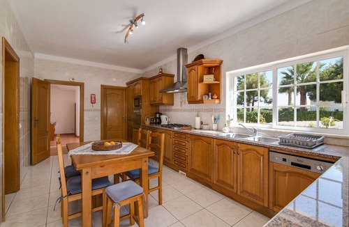 Areias de Sao Joao Villa | Holiday Home "Villa Do Lago" with Sea View, Balcony, Garden & Pool