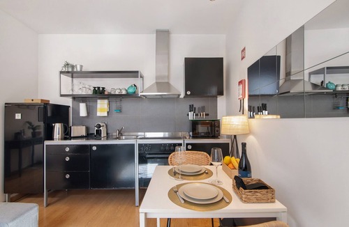 Sao Pedro House | Holiday Home 'Viola' with Wi-Fi and Air Conditioning