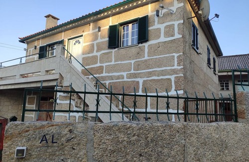 Lindoso House | Holiday Home with Beautiful Views near Gerês Park, Private Terrace, Wi-Fi & Air Conditioning
