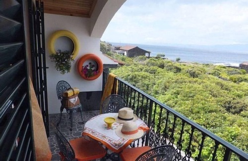 Prainha House | Holiday home with terrace