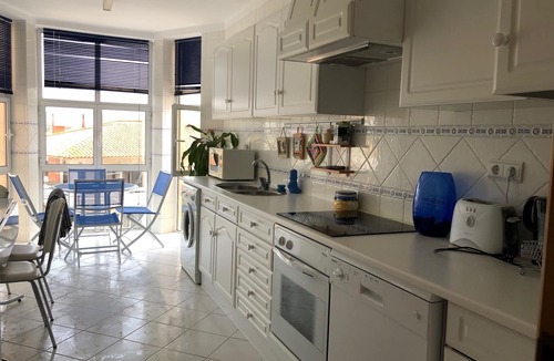 Sao Martinho do Porto Apartment | Holiday in São Martinho do Porto - 2 bedroom Apartment, sleeps 4 with large pool