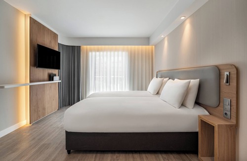 Portimao Hotel | Holiday Inn Express And Suites Portimao by IHG