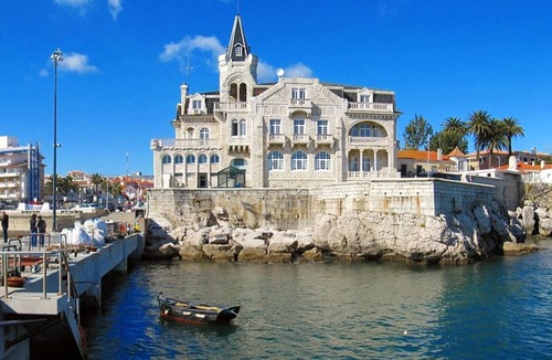 Peniche de Cima House | Homerez - 100m from the beach! Exceptional house for 3 pers. in Peniche