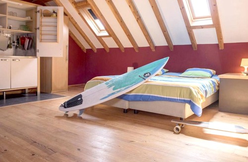 Peniche de Cima House | Homerez - 100m from the beach! Exceptional house for 3 pers. in Peniche