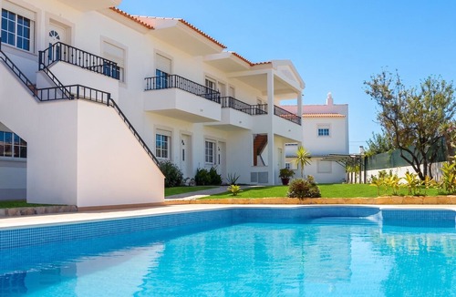 Pata de Baixo Apartment | Homerez - Apartment Albufeira