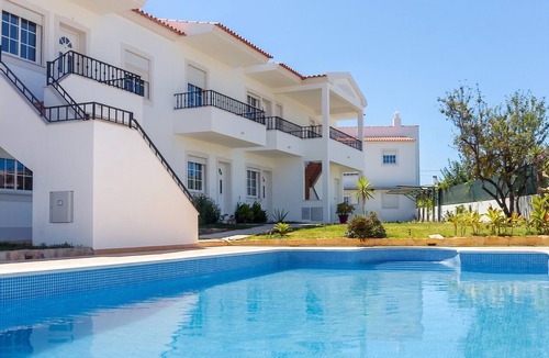 Pata de Baixo Apartment | Homerez - Apartment Albufeira