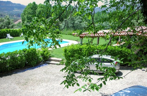 Pedraca Villa | Homerez - Charming Villa in Pedraça with Shared Pool