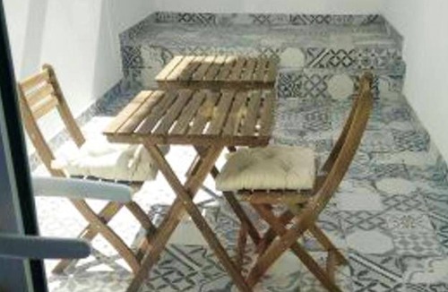 Cacilhas House | Homerez - House 12 km away from the beach for 4 ppl. with terrace at Almada