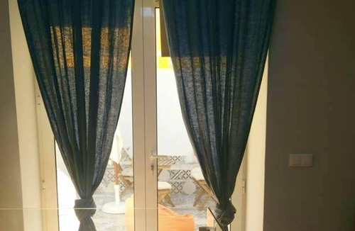 Cacilhas House | Homerez - House 12 km away from the beach for 4 ppl. with terrace at Almada