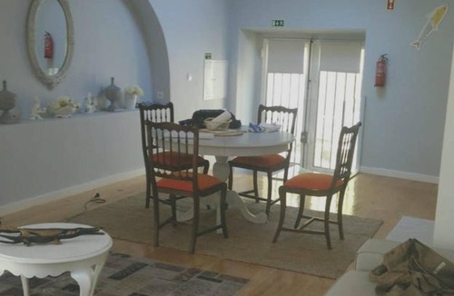 Cacilhas House | Homerez - House 12 km away from the beach for 4 ppl. with terrace at Almada