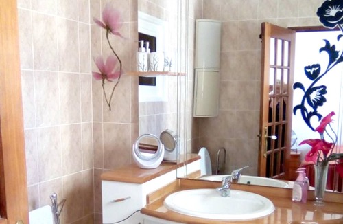 Corroios House | Homerez - House 4 km away from the beach for 8 ppl. with shared pool at Corroios