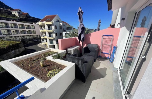 Porto Moniz Apartment | Homerez - Nice appartement 1 km away from the beach for 2 ppl. with shared pool