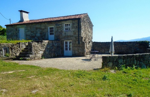 Bico House | Homerez - Nice house With mountain view and terrace
