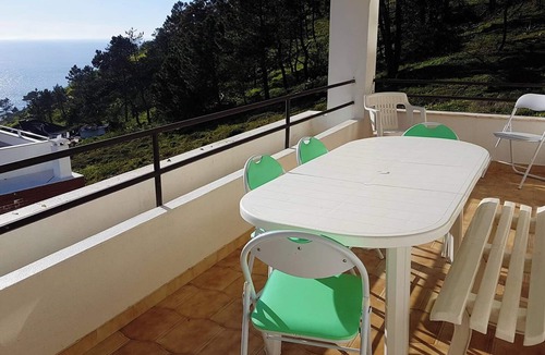 Nazare Apartment | Homerez - Spacious Apartment in Nazaré with Sea View