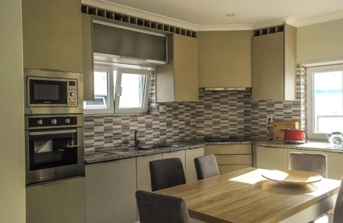Atalaia House | Homerez - Spacious House in Atalaia with Shared Pool