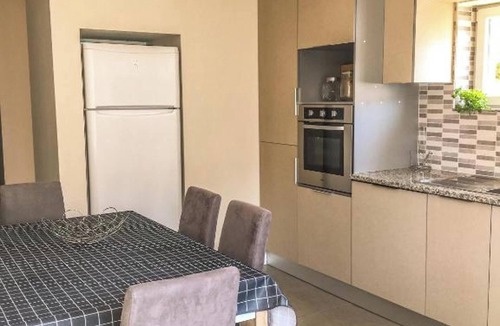 Atalaia House | Homerez - Spacious House in Atalaia with Shared Pool