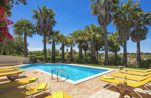 Estombar Villa | Homerez - Spacious Villa in Carvoeiro with Private Pool
