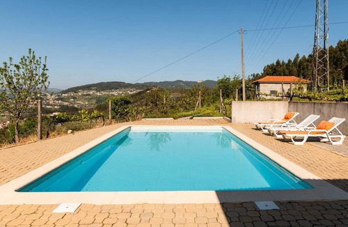 Castelo de Paiva Villa | Homerez - Villa in Aveiro