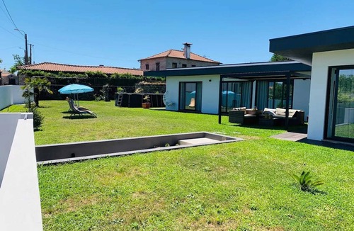 Viana do Castelo House | Homerez - Villa with private pool in Neiva
