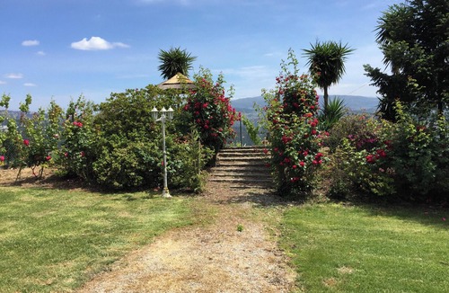 Penafiel Villa | Homerez - Welcoming villa near Penafiel with pool