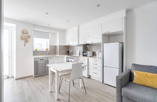 Alcochete Apartment | Hopstays - Alcochete