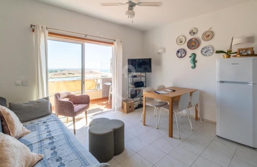 Armacao de Pera Apartment | Horizon Apartment by Keys to Algarve