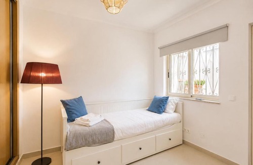 Mexilhoeira Grande House | Horizon House - 3 Bedrooms - Rooftop Terrace & BBQ - AC